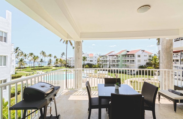 Playa Turquesa D303 80Mbps Private Beach Access BBQ Pools