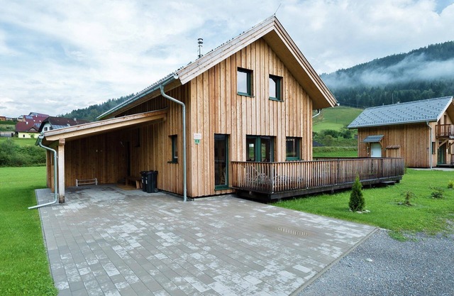 Pleasant chalet with sauna