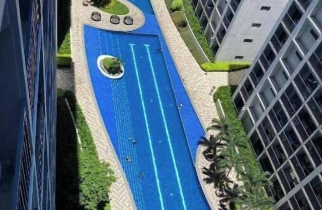 Pleasant condo with AC in vibrant Pasay City