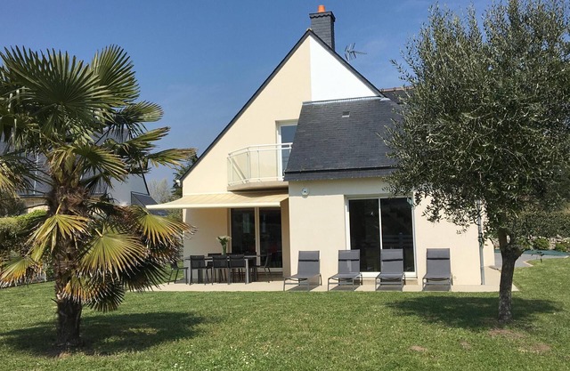 Pleasant house 130m² 4 bedrooms, garden, walking distance to the beach, hiking trail
