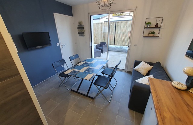 Pleasant micro house (Studio) with terrace near sea (5km)