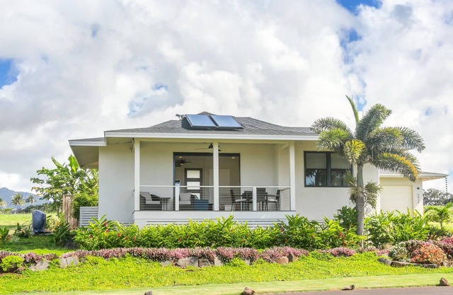 Poipu Tropical Retreat with A/C & Pool/Gym Access