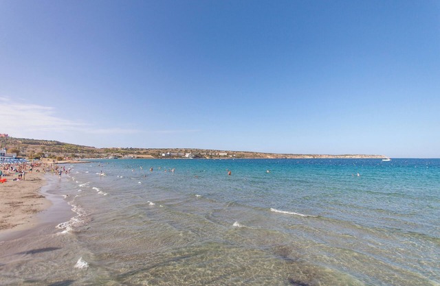 Pool and Sea, charming Merill Apart 3