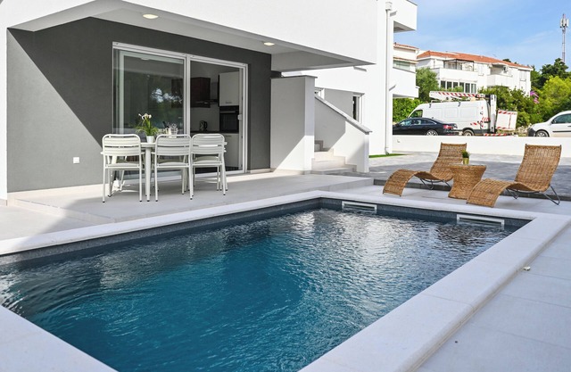 Pool apartments Banta A