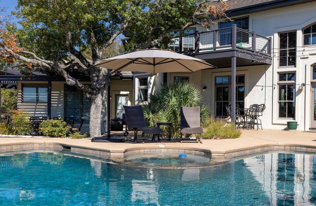 Pool + Cabana + Amazing Views - Picturesque Point