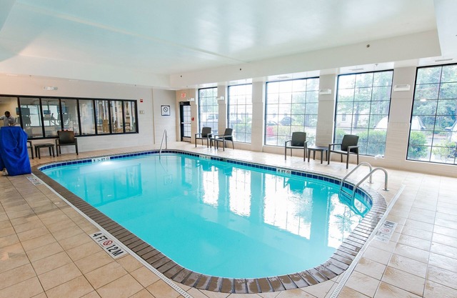 Pool. Free Breakfast. Gym. Near Wrightsville Beach + Perfect for Groups!