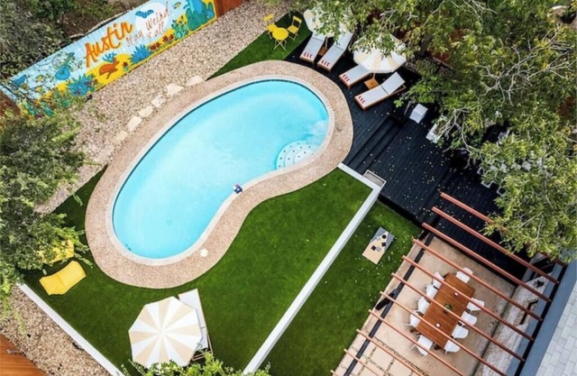 Pool/Game Room/FirePit/Grill/Mins to SoCo & DT