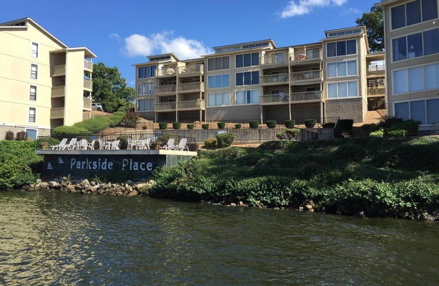 *POOL IS OPEN* Beautifully Updated 3BR Lakefront Condo With Slip Available
