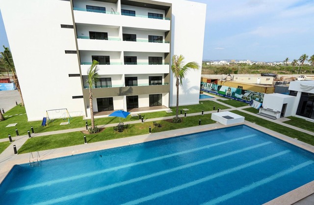 Pool View Studio, Home Office Space, Amenities everywhere, Secure, Near beach