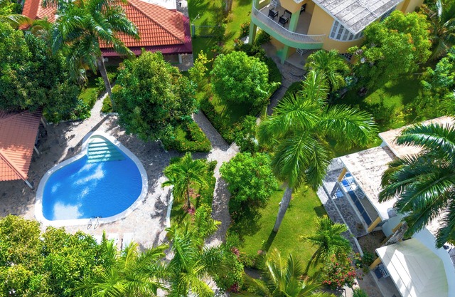 Pool Villas for Groups up to 18 Persons