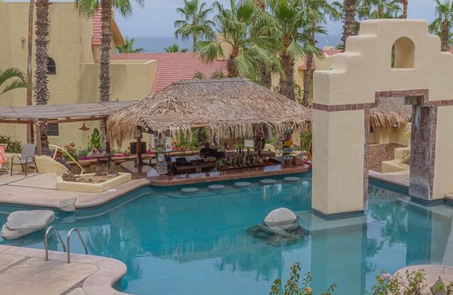 Poolside Cabo Condo, Steps from Beach! Misiones 4104