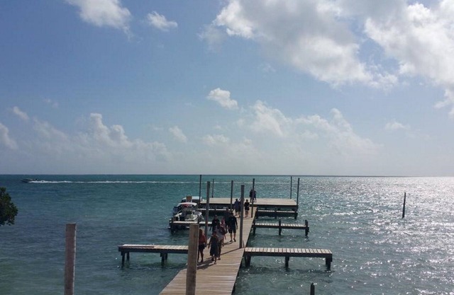 Popeye's Beach Resort (Caye Caulker Island) Top Floor Condo Beach Unit 19