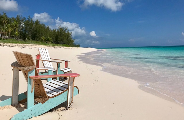 Poponi Villa on pink sand Beachfront Estate
