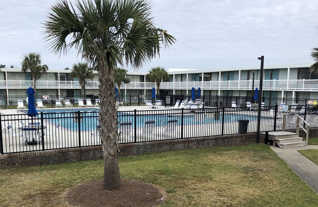 Popular Rental ~ Fantastic Studio Condo Located on the Inter Coastal Waterway