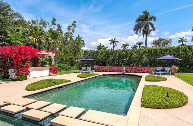 Port Royal elegance for the traveler who desires the luxury and location.