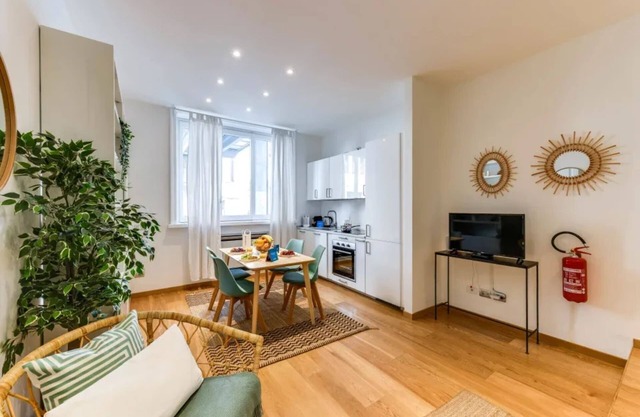 Porta Vittoria - One Bedroom Apartment, Sleeps 4