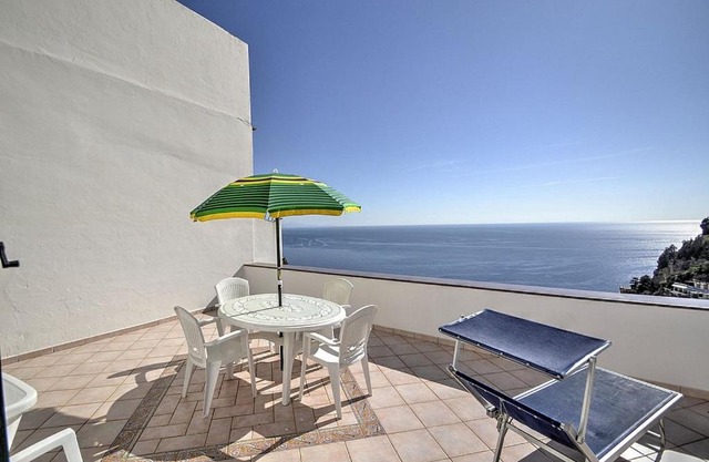 Positano Villa Sleeps 4 Air Con