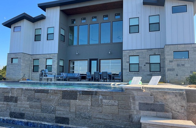 POSSUM KINGDOM LODGE: AMAZING LUXURY HOME - HELL' S GATE