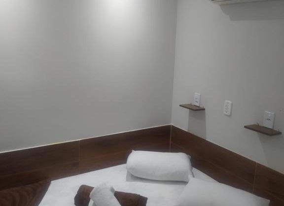Pousada Quarto Casal com ar,frigobar, garagem