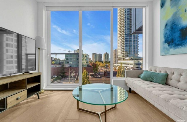 PPRM-Luxury 2 Bedroom+1 Bathroom Metrotown