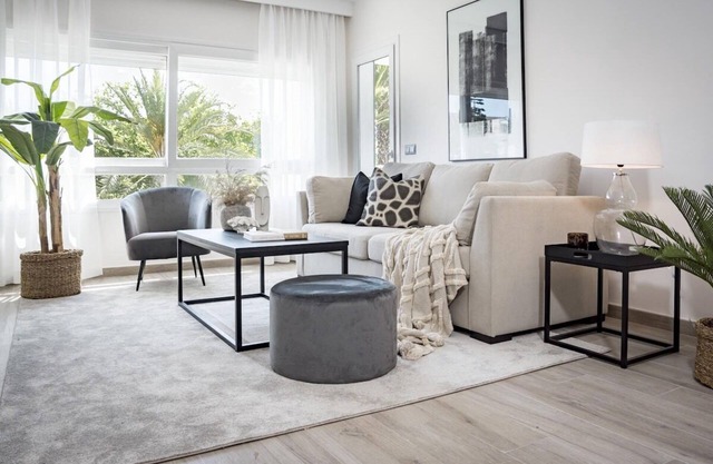 PR - Stunning flat front line beach Puerto Banus