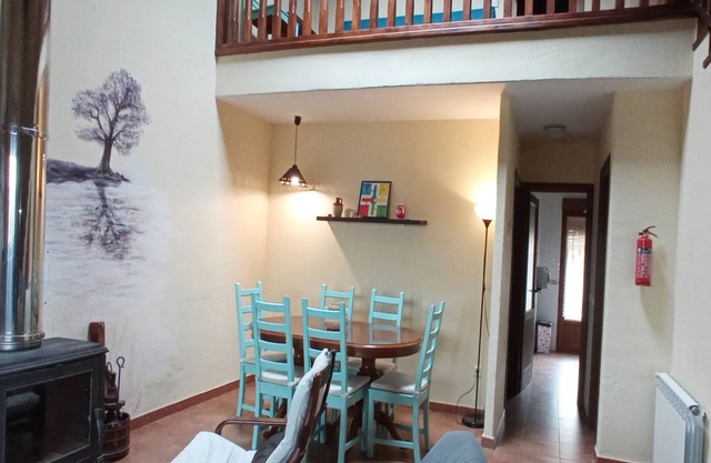 Preciosa Vivienda DE Piedra Y Madera EN UN Entorno Rural Maravilloso