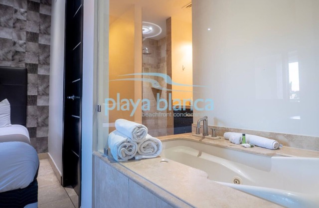 Premier Beachfront Condo with Ocean Views | Resort Amenities | Pet Friendly