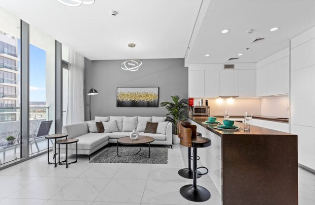 Premium 1-BR with Exquisite Layout in District One
