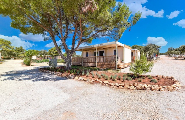 Premium 3-bedroom Mobile homes at Camping Ugljan Resort