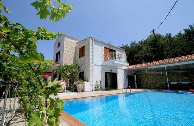 Premium 6-people Villa with Private Pool!