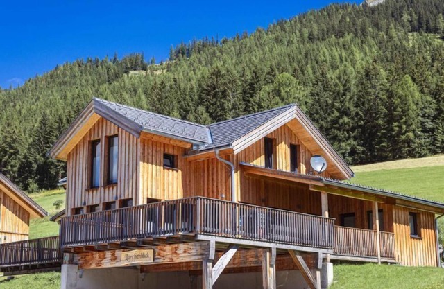 Premium #62 mit Sauna&Sprudelbad by Interhome