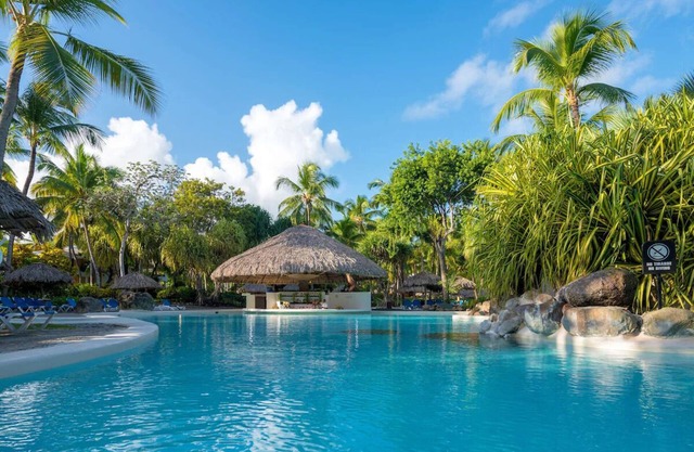 Premium Beachfront Getaway | Indulge in Ultimate All-Inclusive Bliss