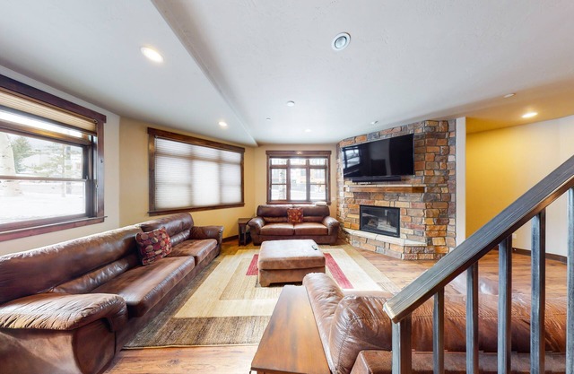 Premium Condo with 2 Dens, 2 Kitchens, Private Washer/Dryer, & Free WiFi