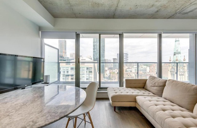 Premium Hotel-Style Studio in Downtown Toronto