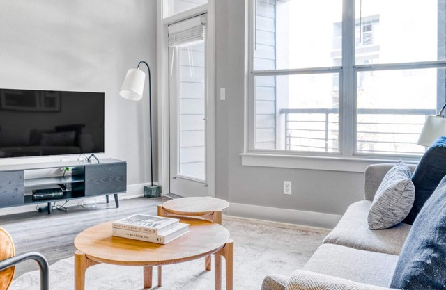 Premium Riverside 1BR w/ Gym & W/D, nr Lady Bird Lake, by Blueground