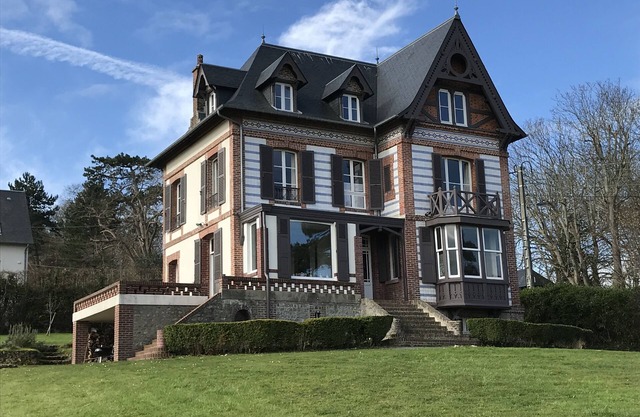 Prestigious seaside villa in Houlgate, 14km Deauville sea view for 14 p
