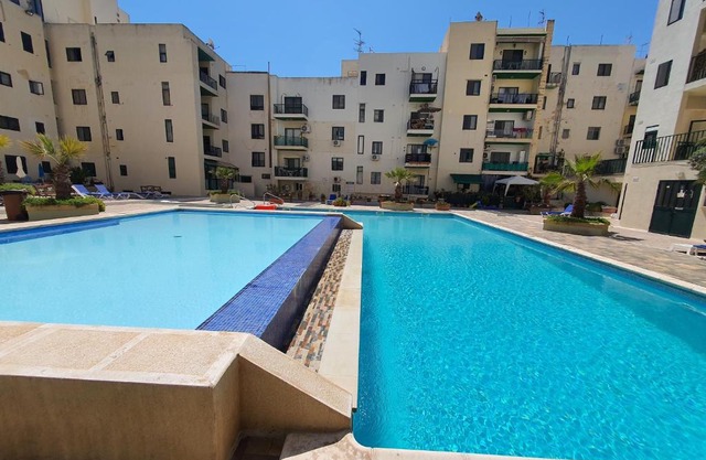 Pretty 2 bedroom Apartment with shared Pool