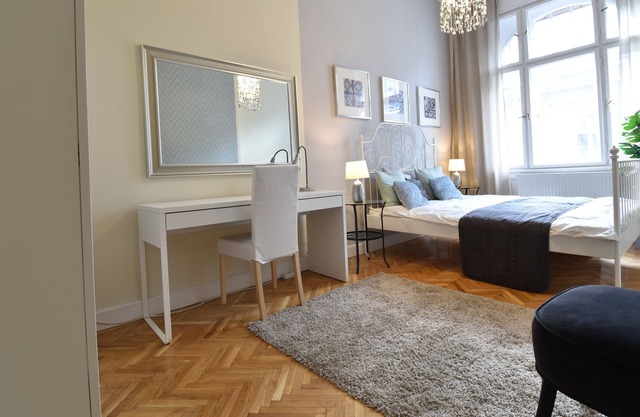 Pretty 4 bedrooms/ 3 bathrooms/ 2 balconies