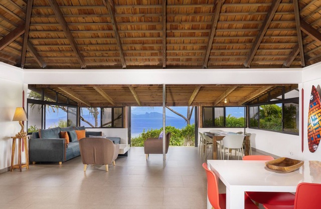 Pretty House overlooking Moorea