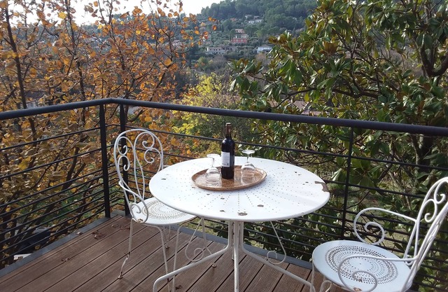 Price PROMO House Cotignac 6 pers bright beautiful garden view, all inclusive price!