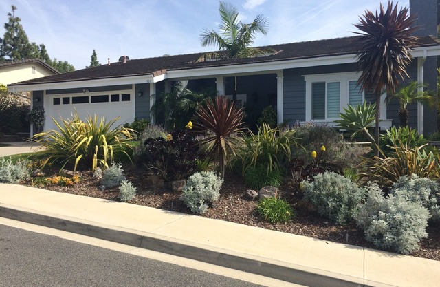 Prime location - 15 miles from Malibu & approx. 30 miles to LA or Santa Barbar