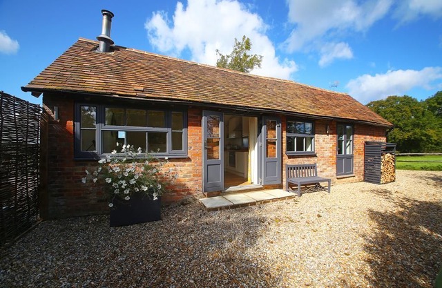 Primrose Lodge - a cottage that sleeps 2 guests in 1 bedroom