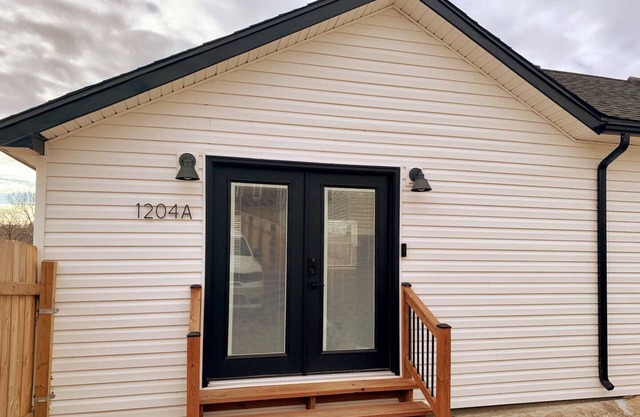 Private 2BR Hermann Home w/Deck + Trolley Pickup - Great Event-Ready Stay!