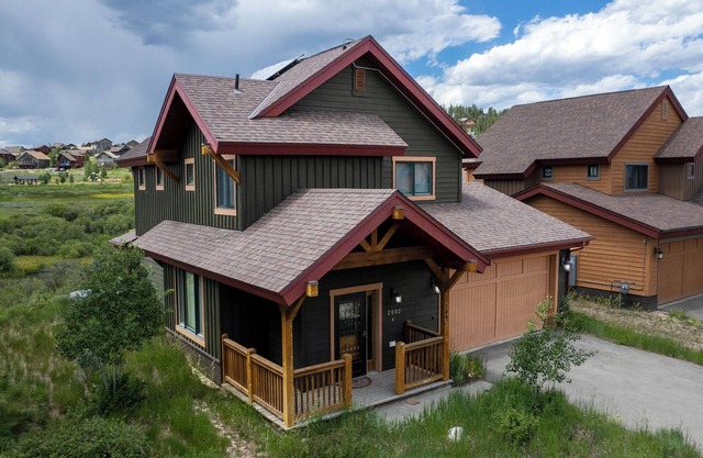Private 3 bedroom home, mt views and pet friendly