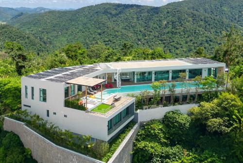 Private 5 bedroom pool luxury villa the best villa in Patong