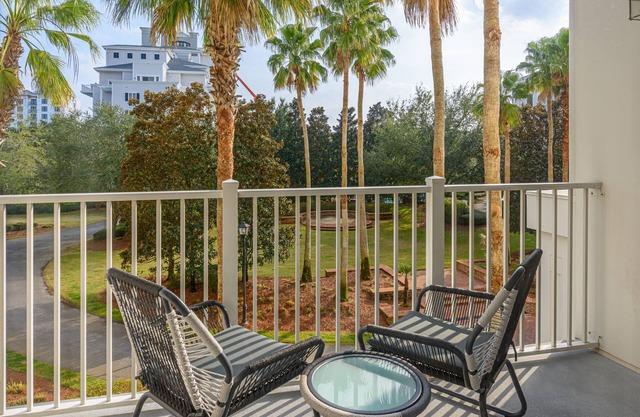 Private Balcony ~ Community Pool ~ Fitness Center