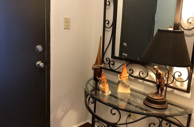 Private balcony w/breathtaking views, WiFi, full A/C, pool, beach, golf.