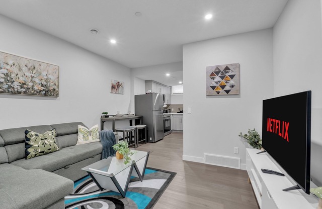 Private Basement Suite in Livingston