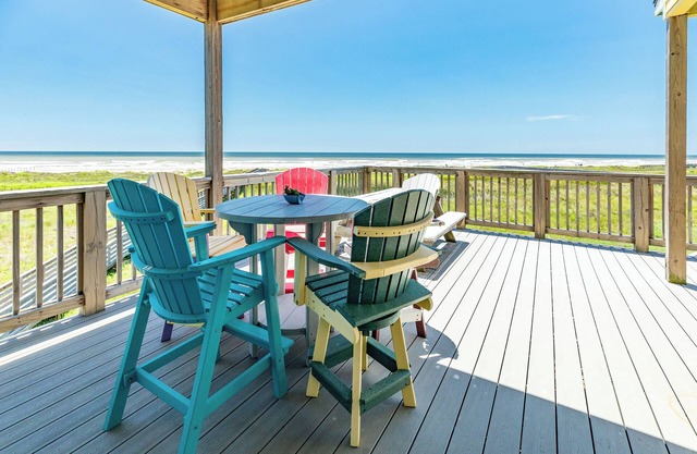 Private Beachfront Home w/Screened Deck, Equipped Kitchen, Quick Beach Access