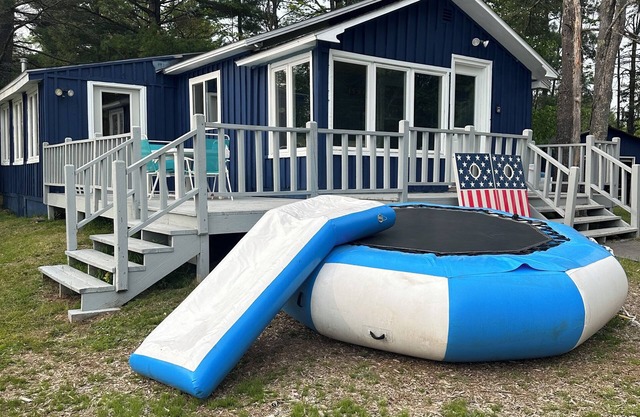 Private cabin/beach and lake check out water sports all included